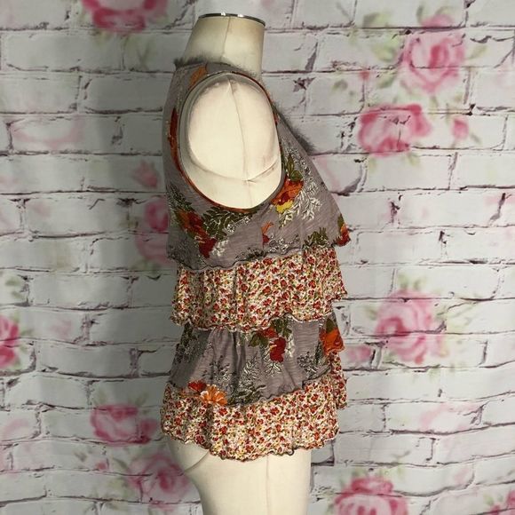 🔥 5 for 25🔥 Ric rac montage sleeveless mixed print tiered top - Picture 3 of 10